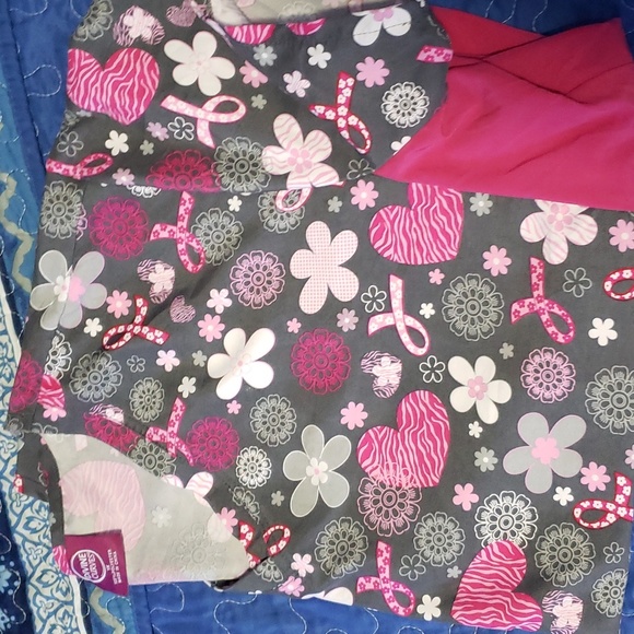 Printed Scrub top - Picture 4 of 4